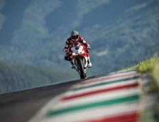 开云体育平台APP-足球哲学与赛道博弈，团队荣耀与个人英雄的体育辩证法