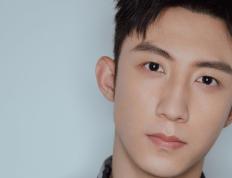 开云平台-英格拉姆单骑破阵，骑士万箭齐发，马刺青春防线土崩瓦解