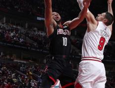 开云下载-公牛完胜火箭，贝弗利打破历史纪录