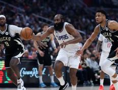 开云官网-快船主场擒雄鹿，卫冕冠