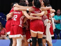 开云体育官方网站-关于波兰男篮险胜意大利男篮，米切尔爆发神勇的信息