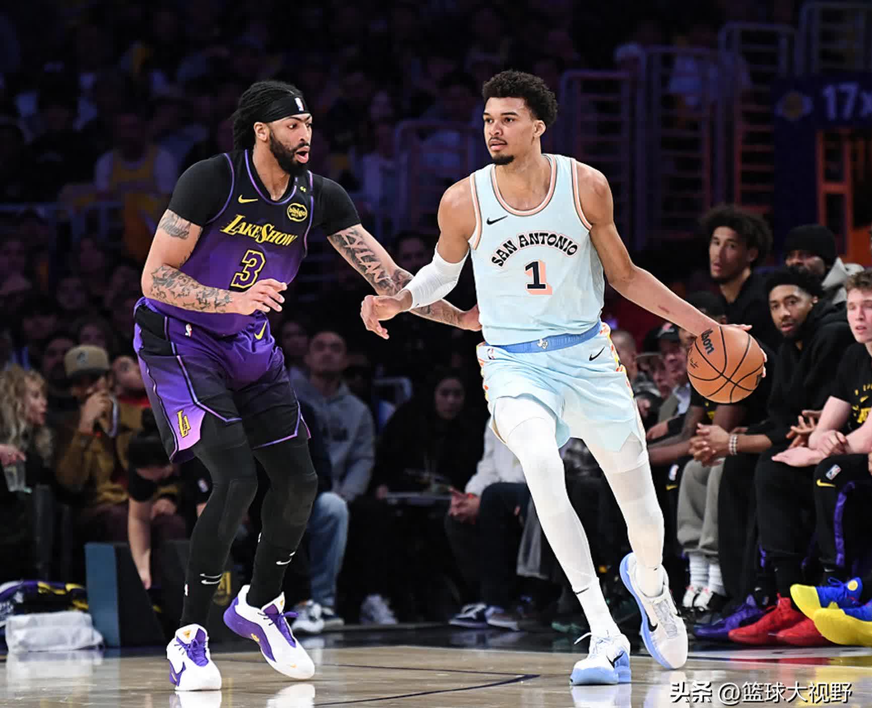 开云体育-美国男篮险胜马刺，费沃斯统治全场的简单介绍