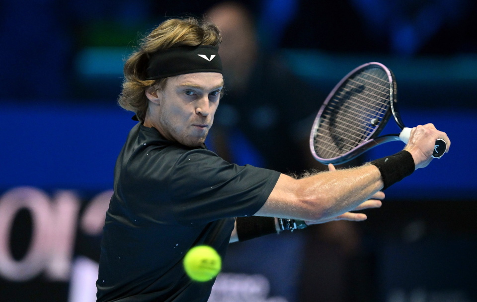 开云体育官方网站-ATP总决赛横扫年终总决赛，梅德韦杰夫扛起全队