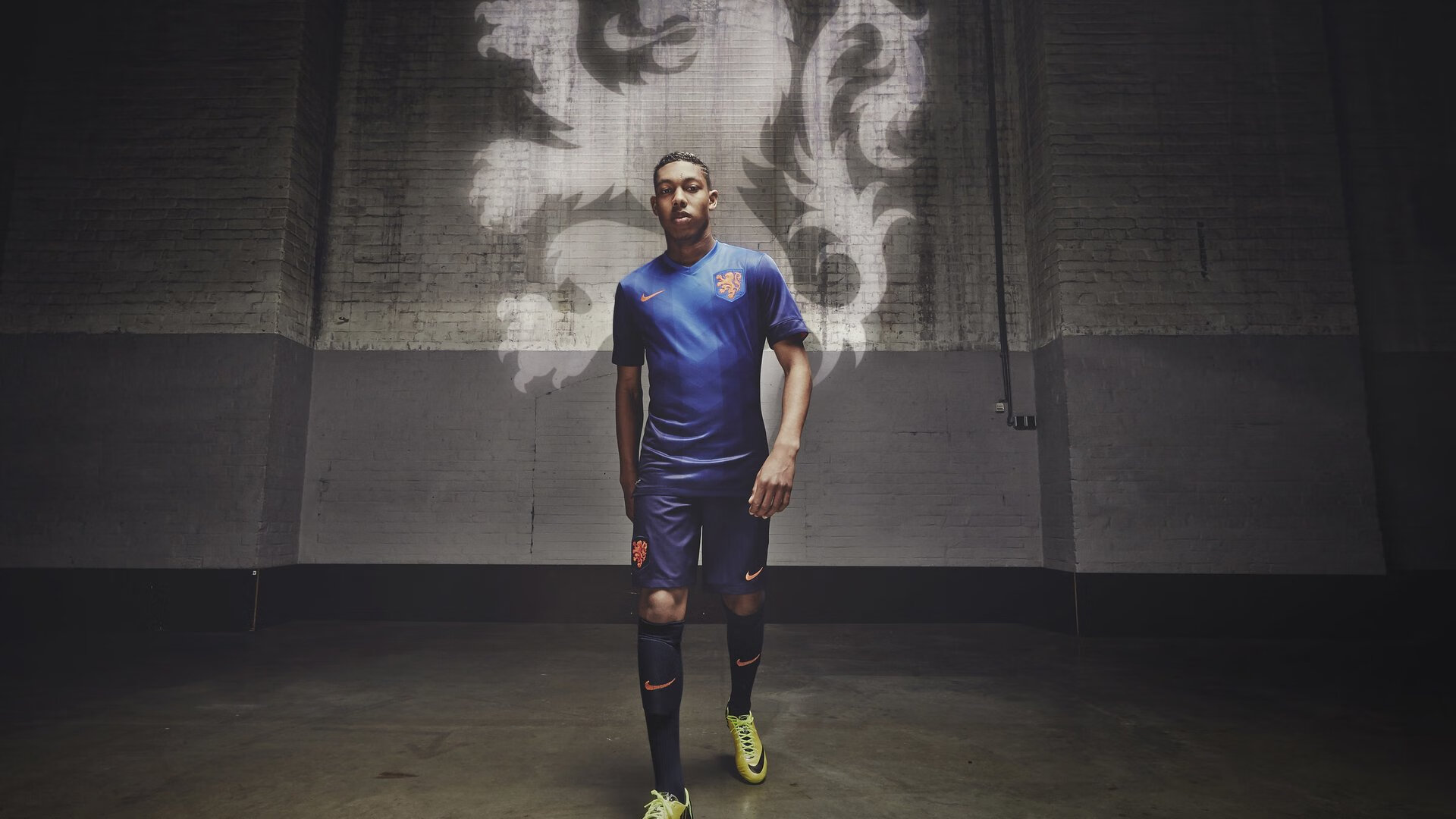 开云体育官网-钢铁防线上的破冰者，斯通斯如何以一己之力改写荷兰生死战命运