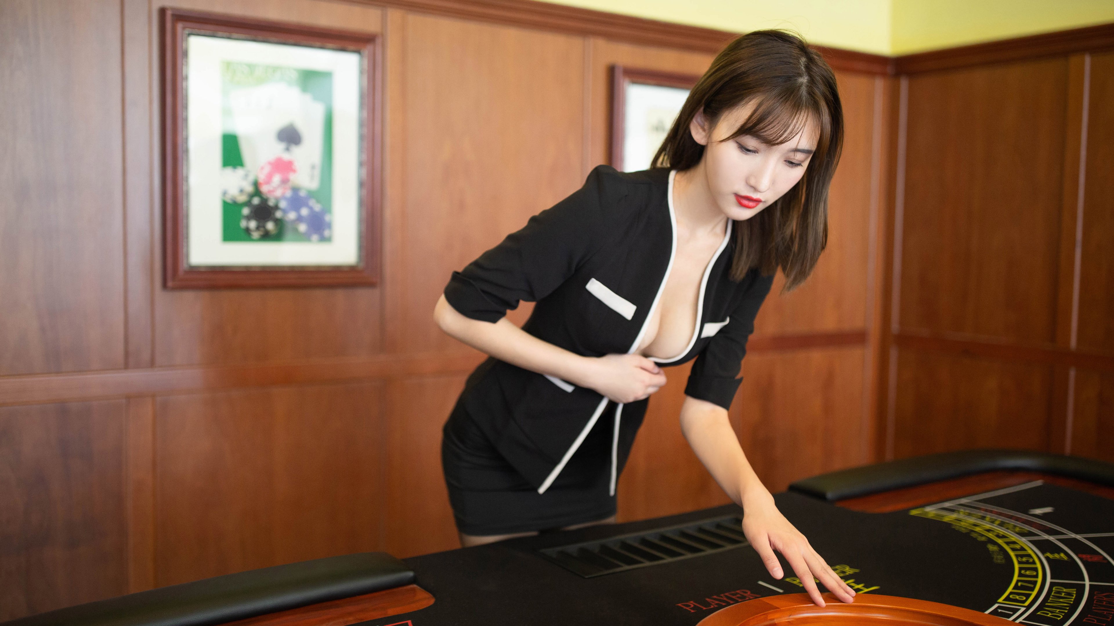 开云体育入口-勇士摧城!东决烽烟中的战术完胜与意志凯歌