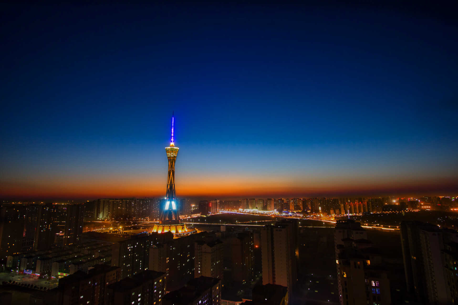 开云体育下载-双城记，猛龙掀翻王朝与福克斯的街道狂飙